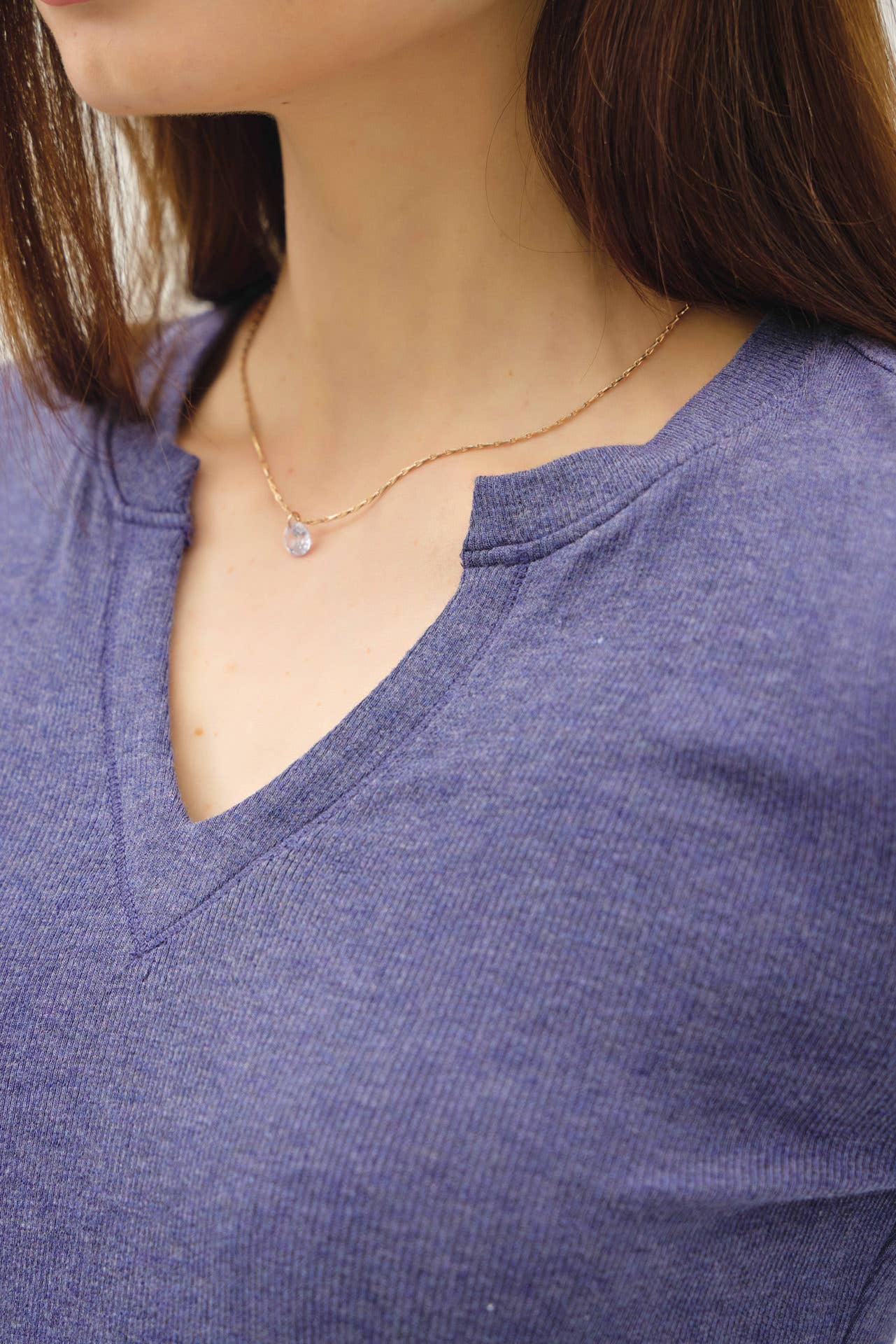 CLASSIC RIBBED NOTCHED V-NECK BASIC TOP