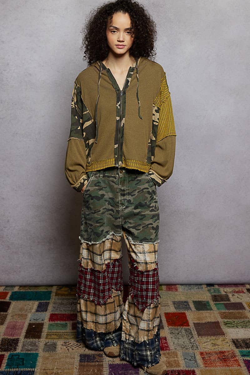 Oversized Hoodie with balloon sleeves and fabric mixes