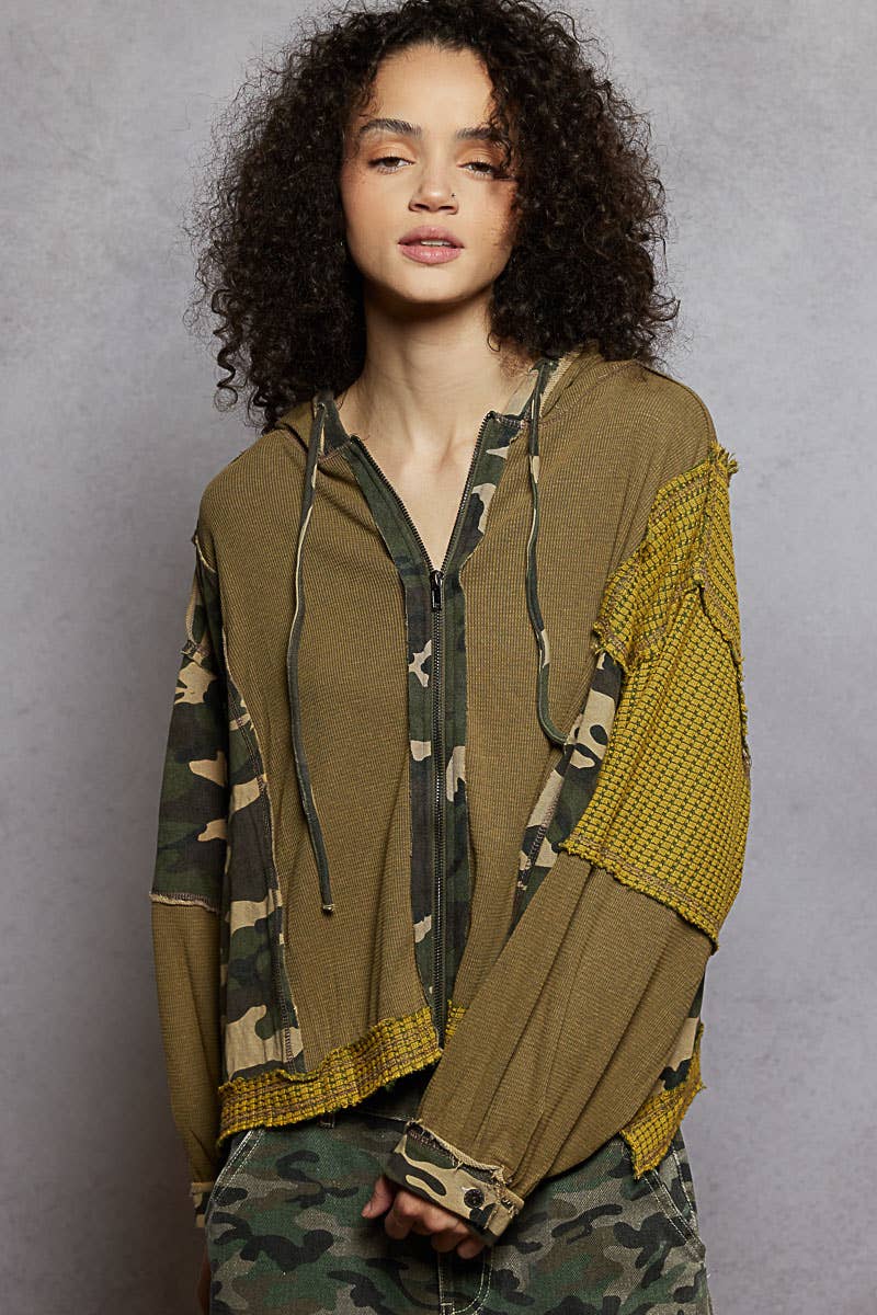 Oversized Hoodie with balloon sleeves and fabric mixes