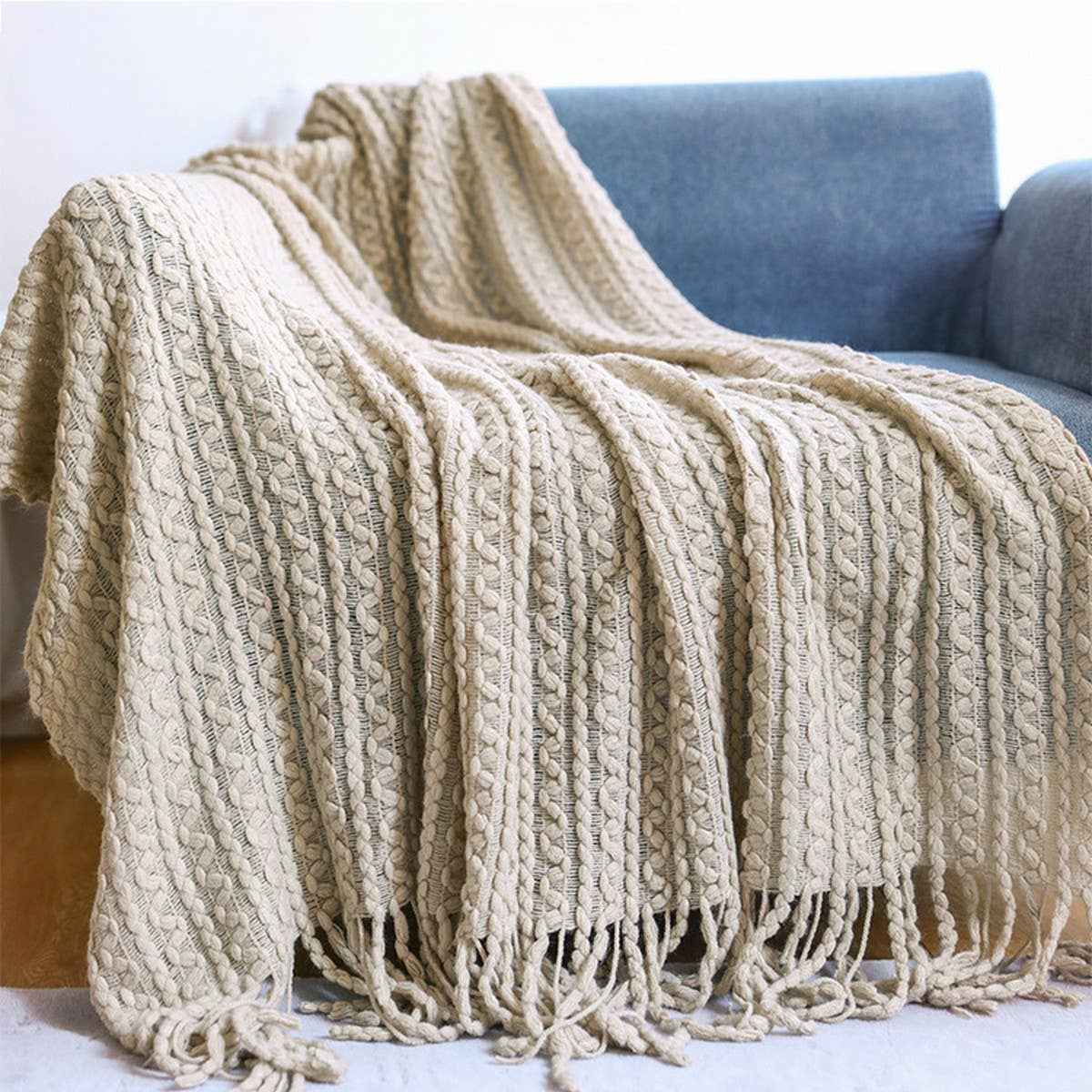 LIGHTWEIGHT SOFT AND COMFORTABLE KNIT  BLANKET