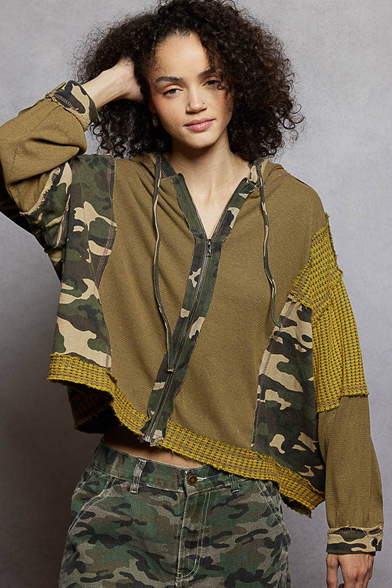 Oversized Hoodie with balloon sleeves and fabric mixes