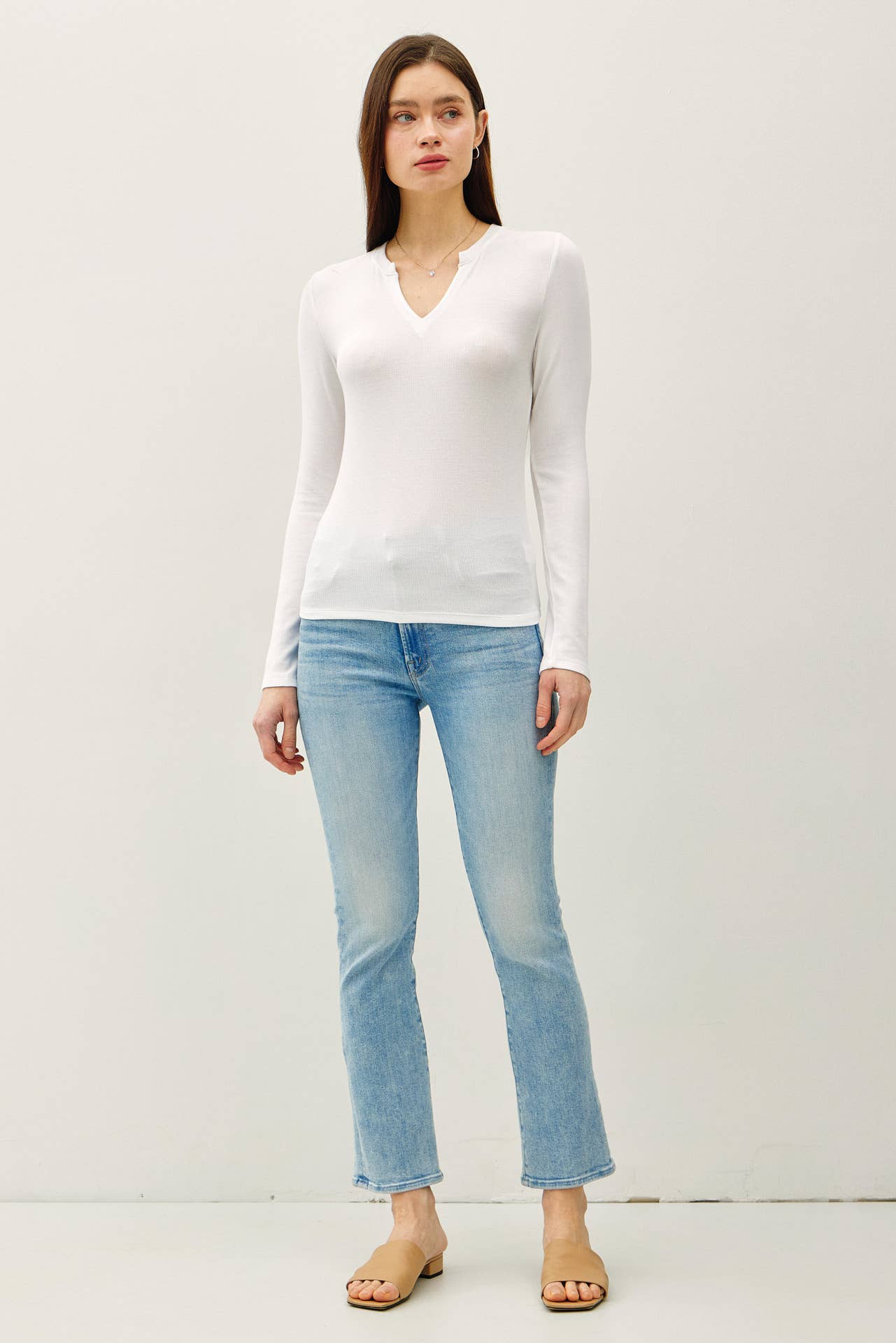 CLASSIC RIBBED NOTCHED V-NECK BASIC TOP
