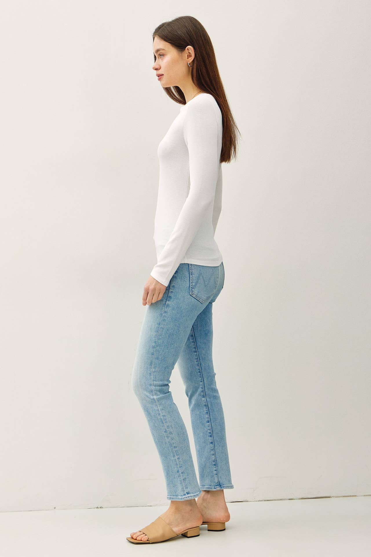 CLASSIC RIBBED NOTCHED V-NECK BASIC TOP