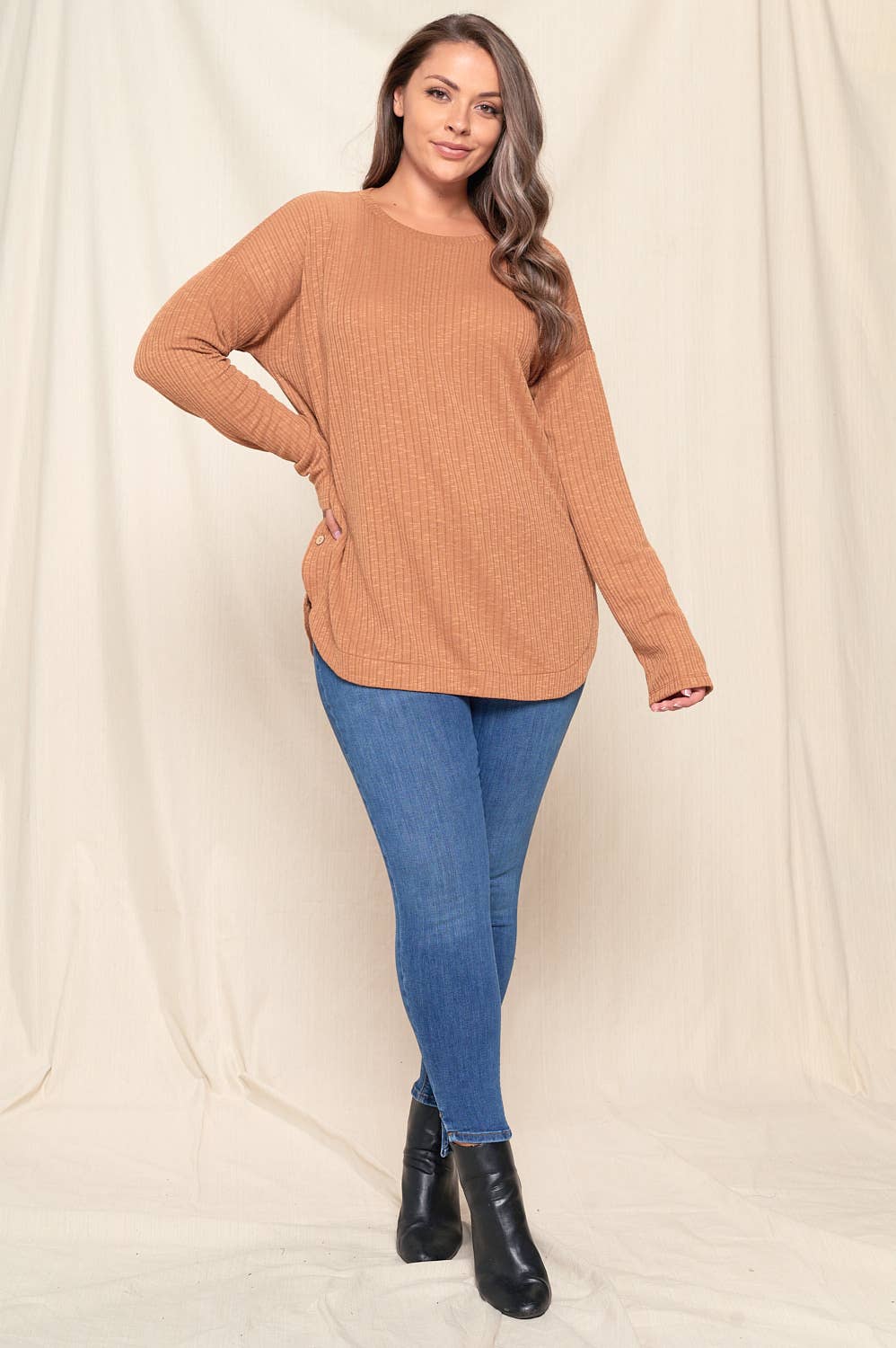 ROUND HEM WIDE KNIT TOP