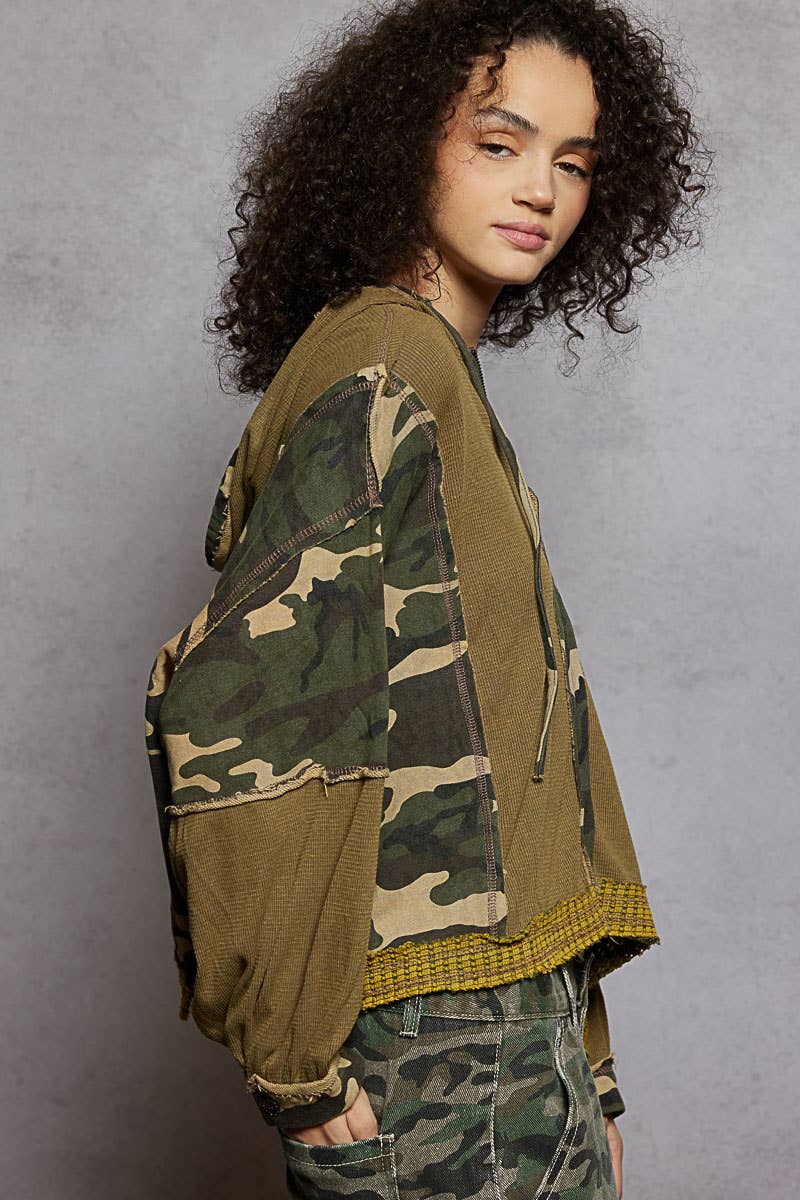 Oversized Hoodie with balloon sleeves and fabric mixes