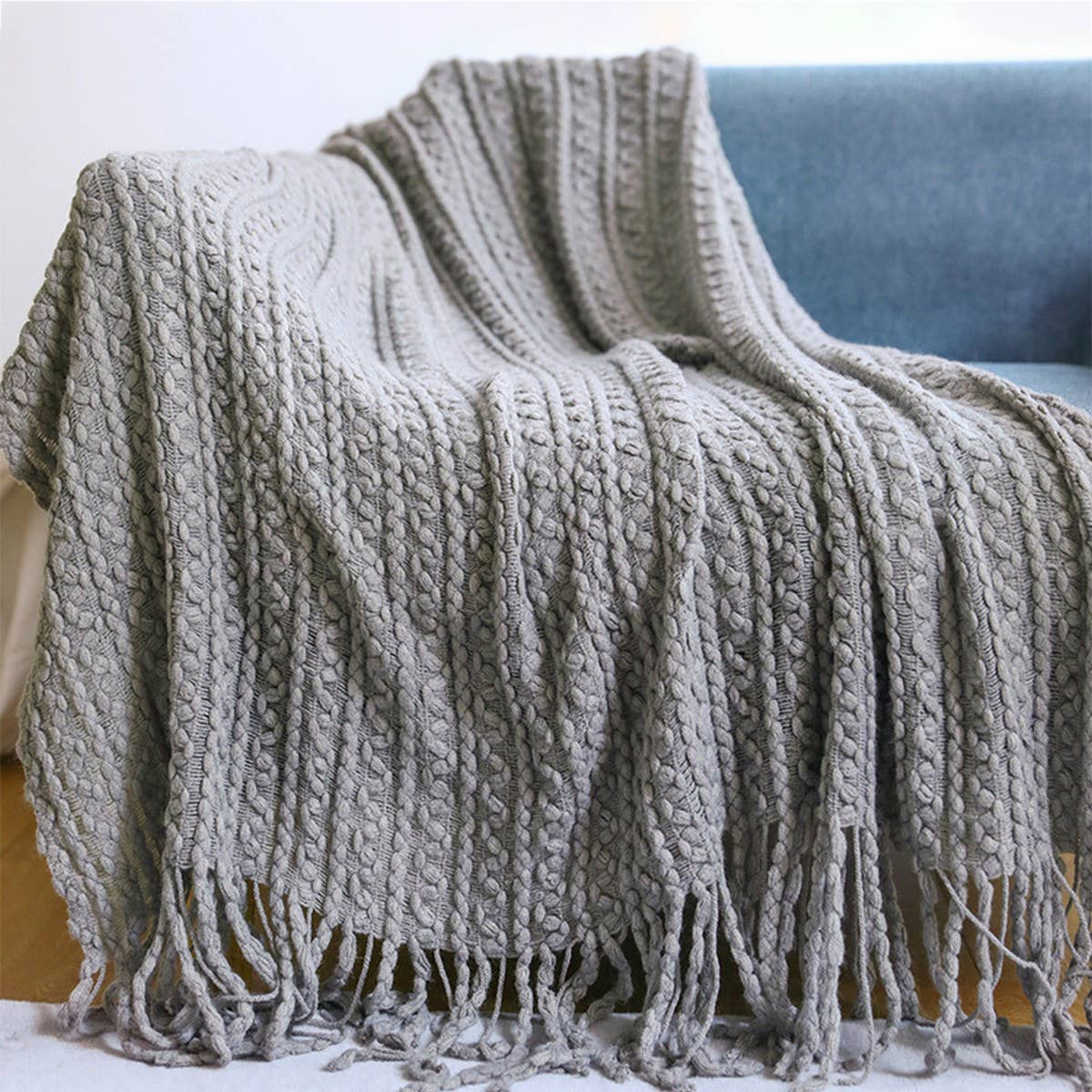 LIGHTWEIGHT SOFT AND COMFORTABLE KNIT  BLANKET