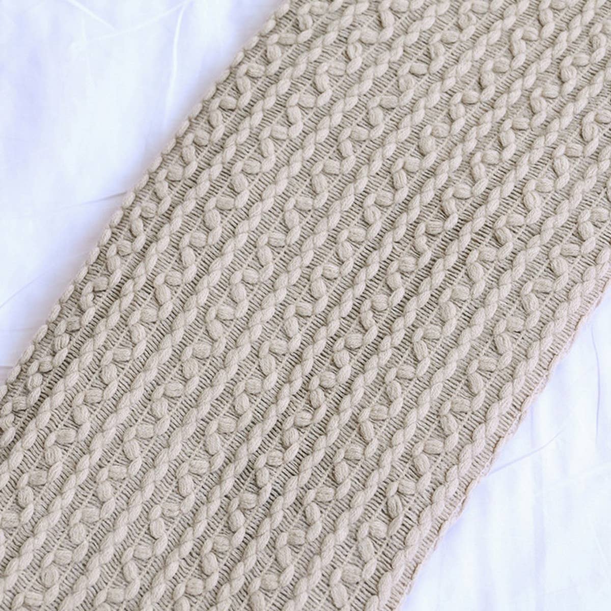 LIGHTWEIGHT SOFT AND COMFORTABLE KNIT  BLANKET