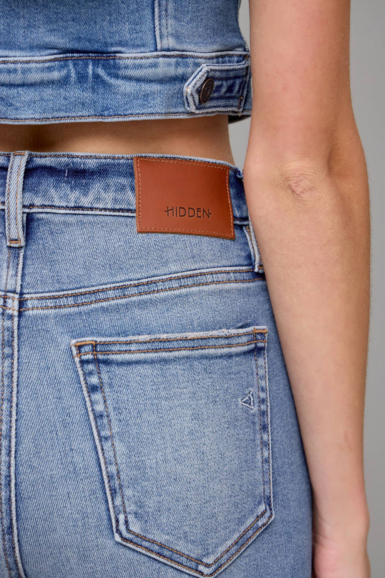 Hidden Medium Dark Stretch 33" Inseam Dad Jean